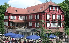 A La Maison Rouge Hotel & Restaurant